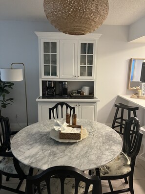 Dining -  Harbor View and short walk to ocean (Vero Beach)