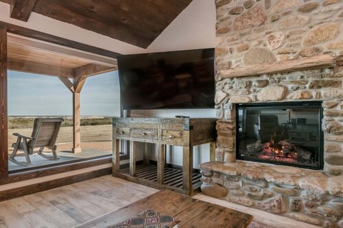 Rustlers Draw cabin in the pasture