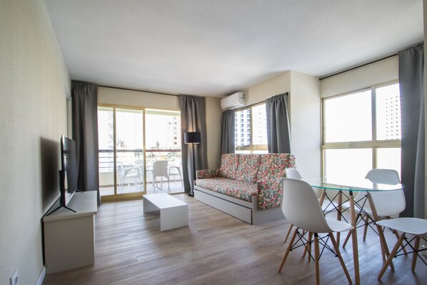 TV - AQUARIUM II 15-3 (BENIDORM)