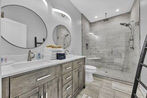Towels, toilet paper - The Glass Cottage (Bremen)
