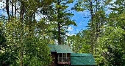 Deer Run, pool, steps from Loon Lake