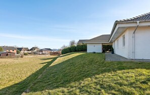 Property grounds - 4 bedroom stunning home in Skårup Fyn (Skårup Fyn)