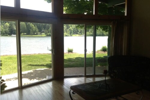 Gotaway Lodge on Lake Ann