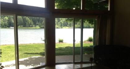 Gotaway Lodge on Lake Ann