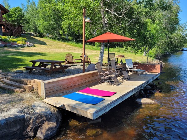 Outdoor dining - Panoramic Island studded views! Spectacular ledge rock setting! (Tower)