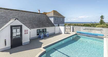 Lands End 4 bedroom Cottage, with hot tub and private garden