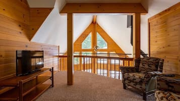 Fernseher, Kamin, Tischfußball, Arbeitsbereiche