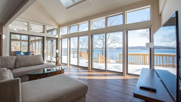 TV connectée, cheminée