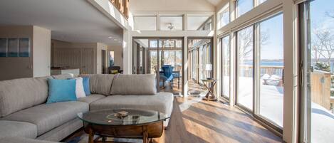 TV connectée, cheminée