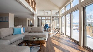 TV connectée, cheminée