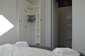 2 chambres, fer et planche à repasser, lit parapluie, Wi-Fi