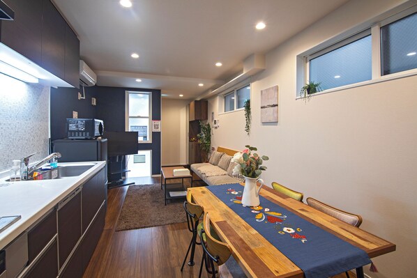 Fridge, microwave, stovetop, electric kettle - Casas-K Nishikujyo (Osaka)