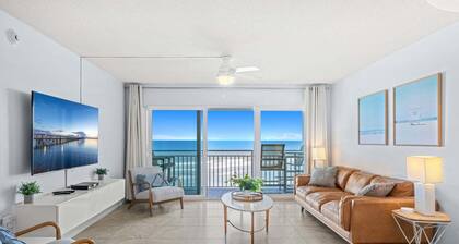 Relax in Style: Oceanfront Penthouse with Heated Pool & BBQ Grills ☀️