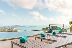 Villa Premium | Terraza o patio