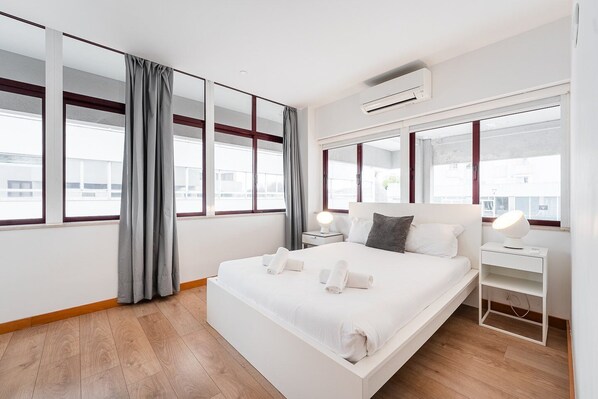 3 bedrooms, desk, Internet, bed sheets - GuestReady - Paragon in Porto (Porto)