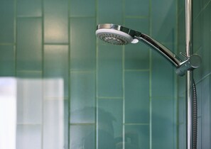淋浴設備、風筒、提供毛巾