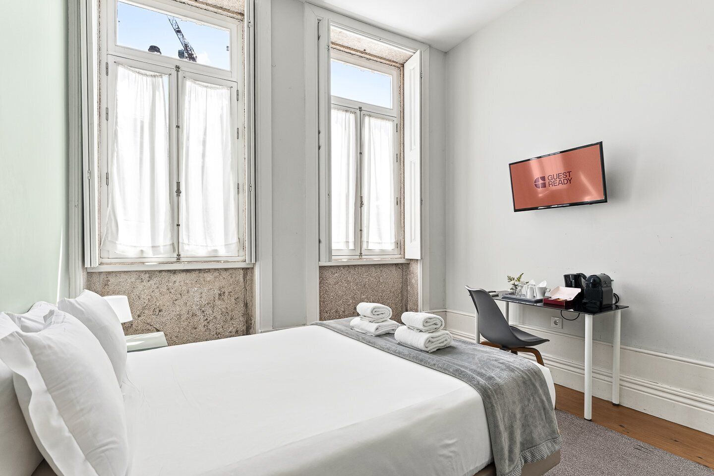 1 slaapkamer, een bureau, een strijkplank/strijkijzer, gratis internet