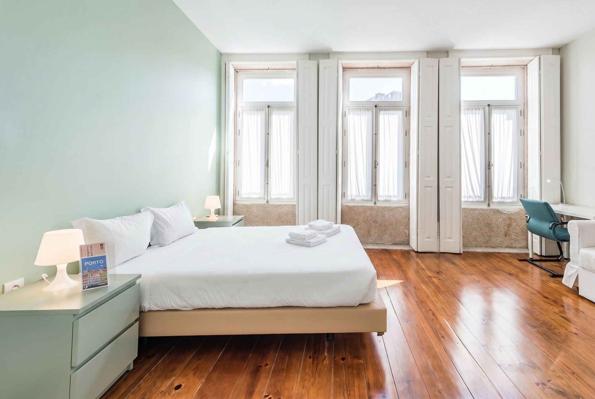 1 bedroom, desk, Internet, bed sheets