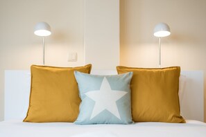 Internet, bed sheets - GuestReady - MusicHall - A Star is Born (Porto)