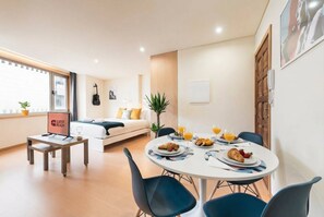 Dining - GuestReady - MusicHall - A Star is Born (Porto)