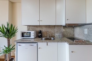Fridge, microwave