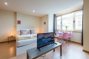 Internet, bed sheets - GuestReady - MusicHall - Dirty Dancing (Porto)