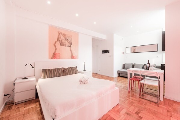 1 bedroom, iron/ironing board, Internet, bed sheets