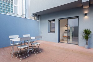 Outdoor dining - GuestReady - Three Mirrors (Porto)