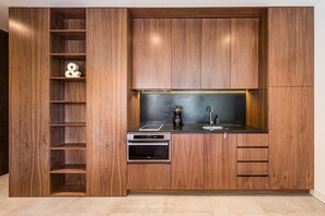 雪櫃、微波爐、焗爐、咖啡機/沖茶器