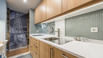 Kühlschrank, Mikrowelle, Ofen, Geschirrspüler