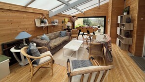 TV, fireplace, table football, books - Le Relais - Authentic seaside family home with 5 bedrooms at Gold Beach (Ver-sur-Mer)