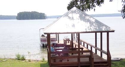 Paradise on Lake Murray, SC with deck, dock, great views, fishing, fire pit.
