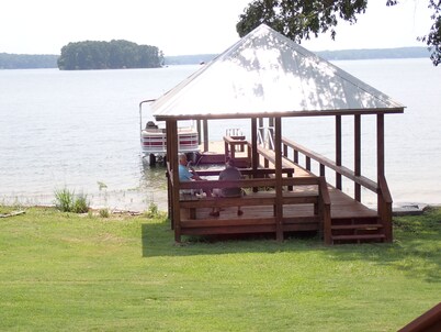Paradise on Lake Murray, SC with deck, dock, great views, fishing, fire pit.