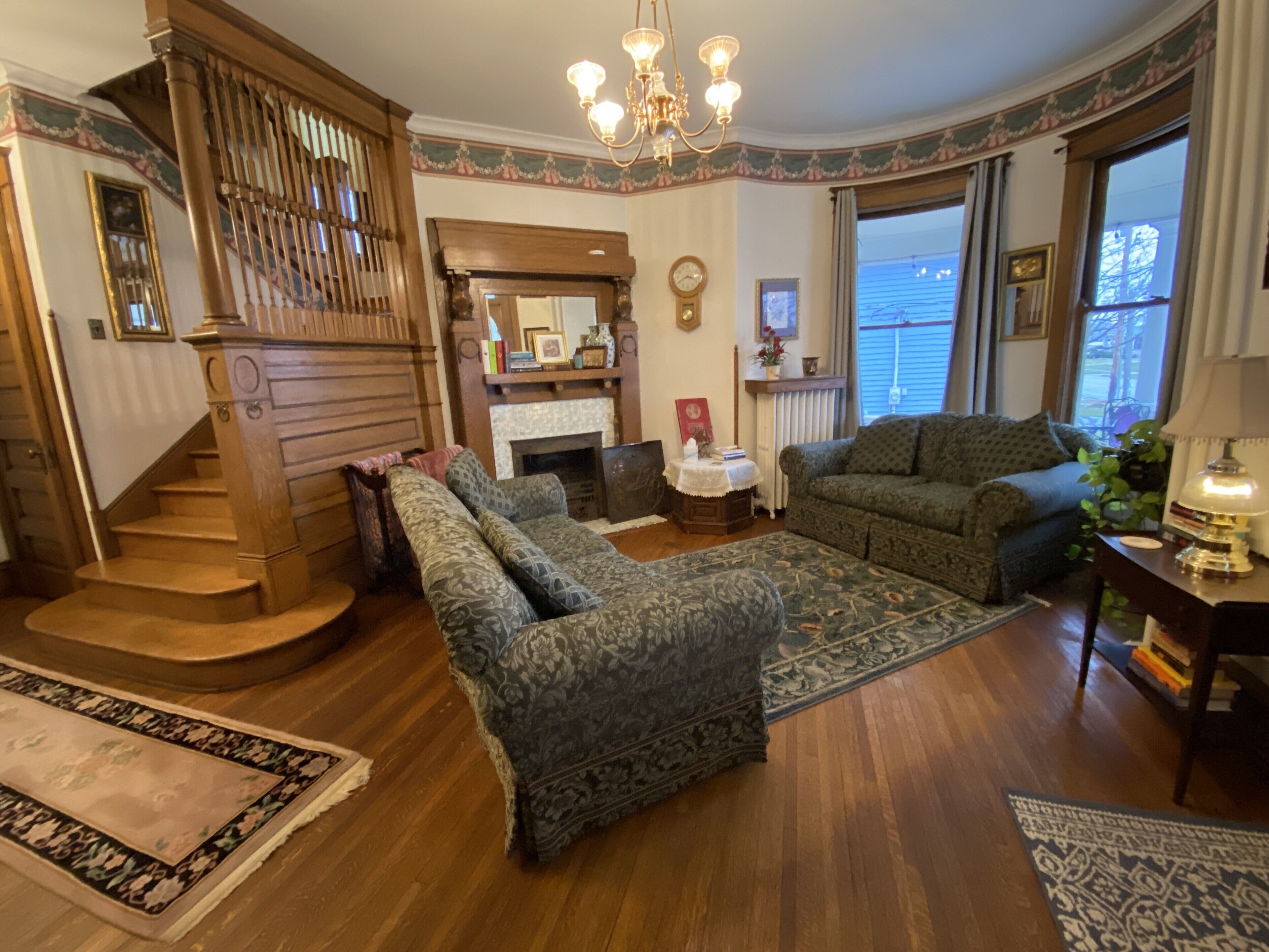 Smart TV, DVD player, books, video library