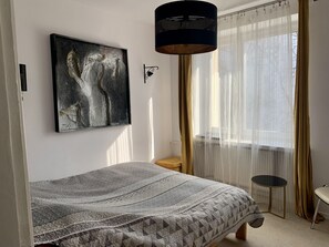 2 bedrooms, desk, iron/ironing board, WiFi
