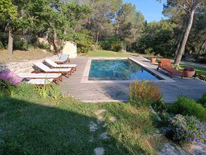 Outdoor pool - Nature in Aix (Venelles)
