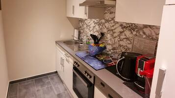 Kühlschrank, Ofen, Herdplatte, Geschirrspüler