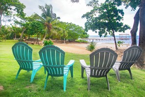 Property grounds - Beachfront Bungalow located steps from the Ocean! (Santos Guarduolio)