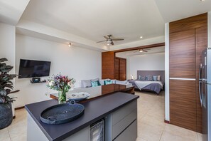 1 bedroom, in-room safe, desk, iron/ironing board - Luxury one bedroom studio - Alamar -with beach club and on site Pools and Gyms (La Cruz de Huanacaxtle, Nayarit)