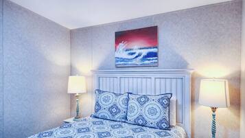 3 bedrooms, memory foam beds, iron/ironing board, free WiFi