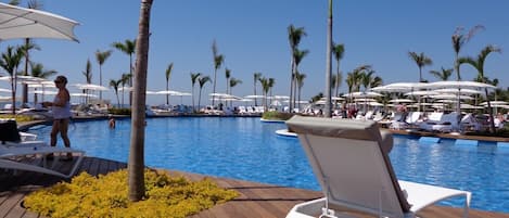 屋内プール、屋外プール