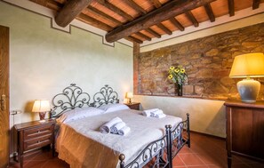 3 habitaciones, wifi gratis y ropa de cama 