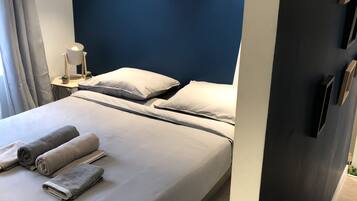 2 bedrooms, desk, iron/ironing board, travel crib