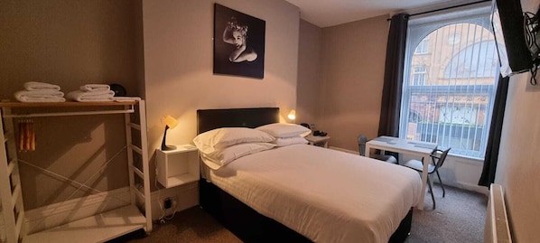 Habitación doble Confort (Room 3) | Tabla de planchar con plancha y wifi gratis