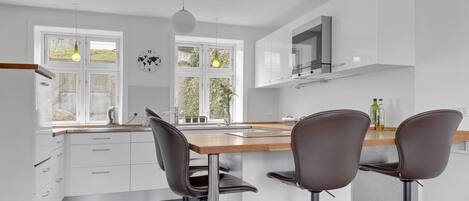 Kühlschrank, Herdplatte, Geschirrspüler