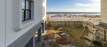 On the Beach, family friendly. Walking distances to shops & restaurants.