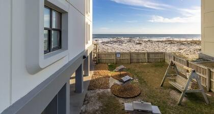 On the Beach, family friendly. Walking distances to shops & restaurants.