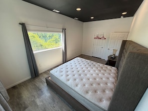 7 bedrooms, desk, travel crib, free WiFi