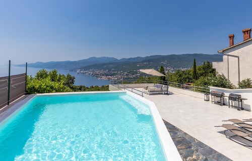 2 bedroom amazing apartment in Rijeka