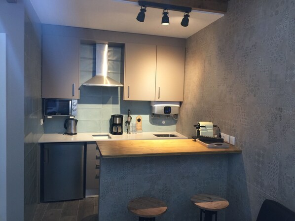 Fridge, microwave, dishwasher, toaster